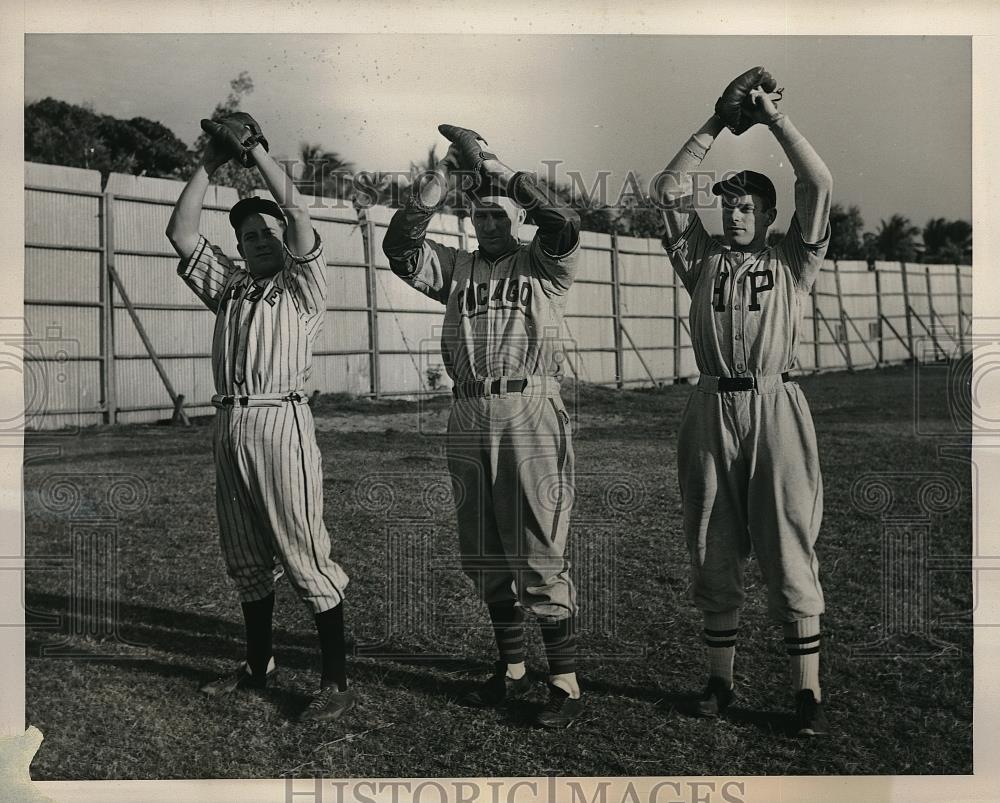 1940 Press Photo Ex-Big League Hurler "Professor" Roy Johnson with his pitching - Historic Images