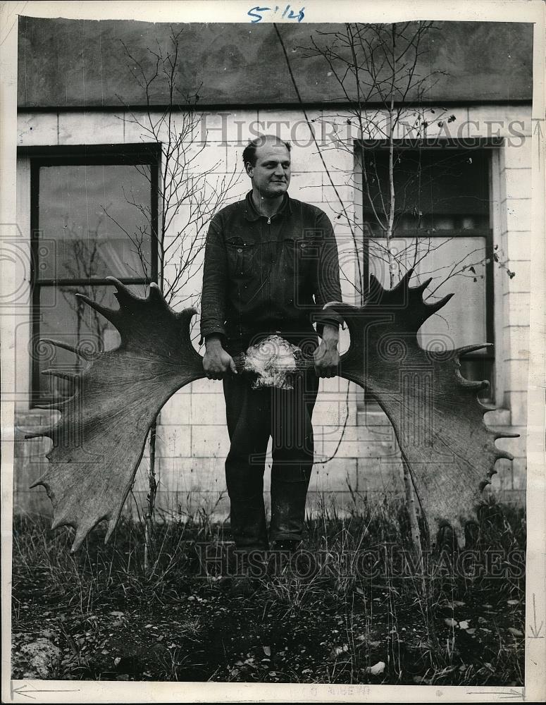 1936 Press Photo Herbert Fleishhacker Jr. , Former Stanford Player, Moose Antler - Historic Images