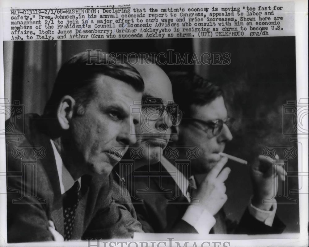 1963 Press Photo James Duesenberry, Gardner Ackley and Arthur Okun at meeting - Historic Images