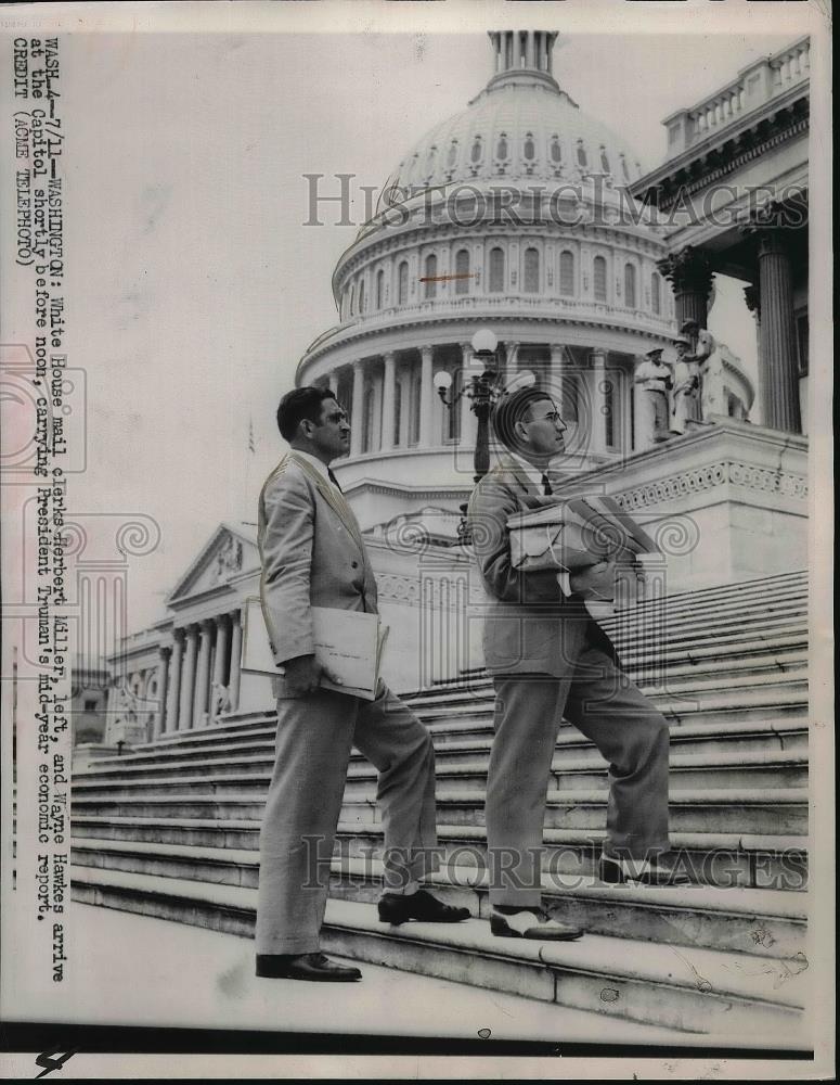 1949 Press Photo White House Mail Clerks Herbert Miller &amp; Waynes Hawkes - Historic Images