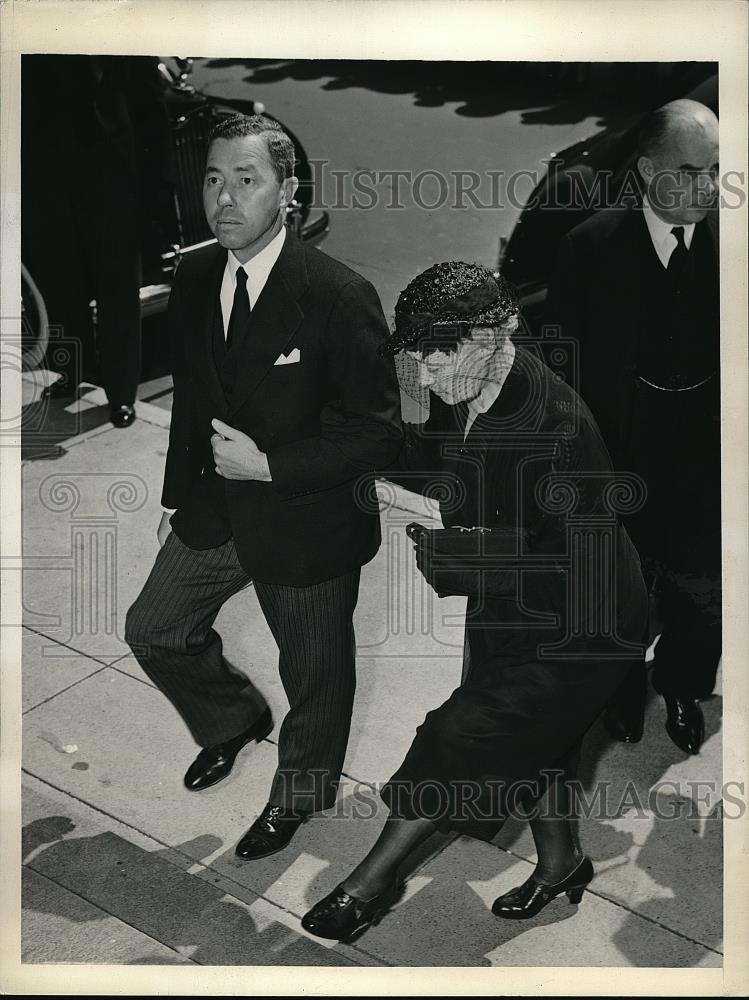 1942 Press Photo Christopher Sullivan Jr., Mrs. Helena Maloney, Funeral Service - Historic Images