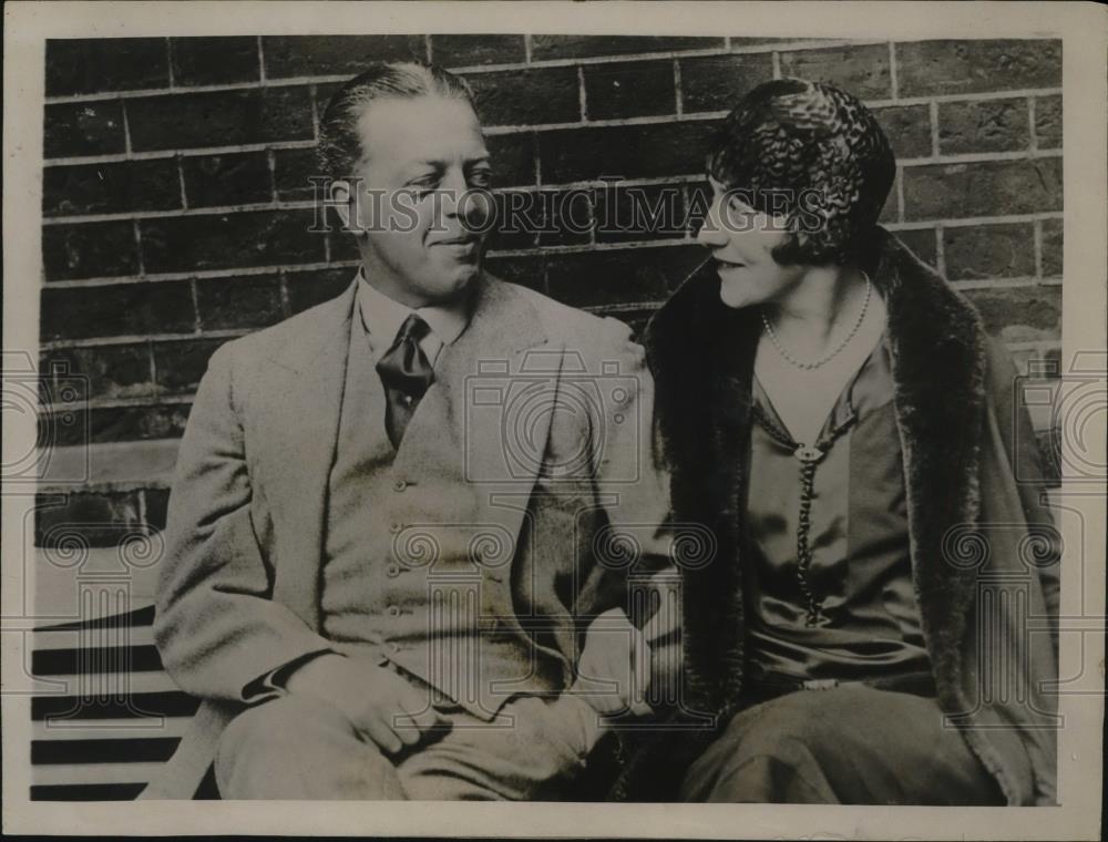 1927 Press Photo Hon. &amp; Mrs. Freddie Cripps On Honeymoon at Lord Parmoor Estate - Historic Images