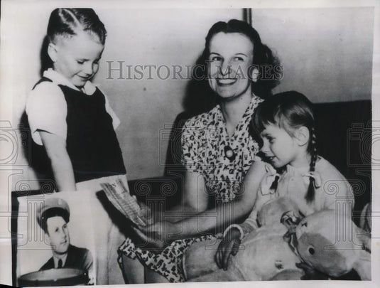 1947 Press Photo Gloria McCarthy wife of Photographer rescued from Expedition. - Historic Images