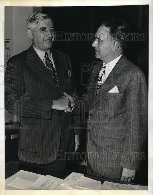 1943 Press Photo Frank Russell, NY director of Price Admin., & Sylvan Joseph - Historic Images