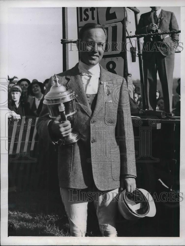 1947 Press Photo Stuart Janney Jr.after winning the 51st Challange Cup. - Historic Images