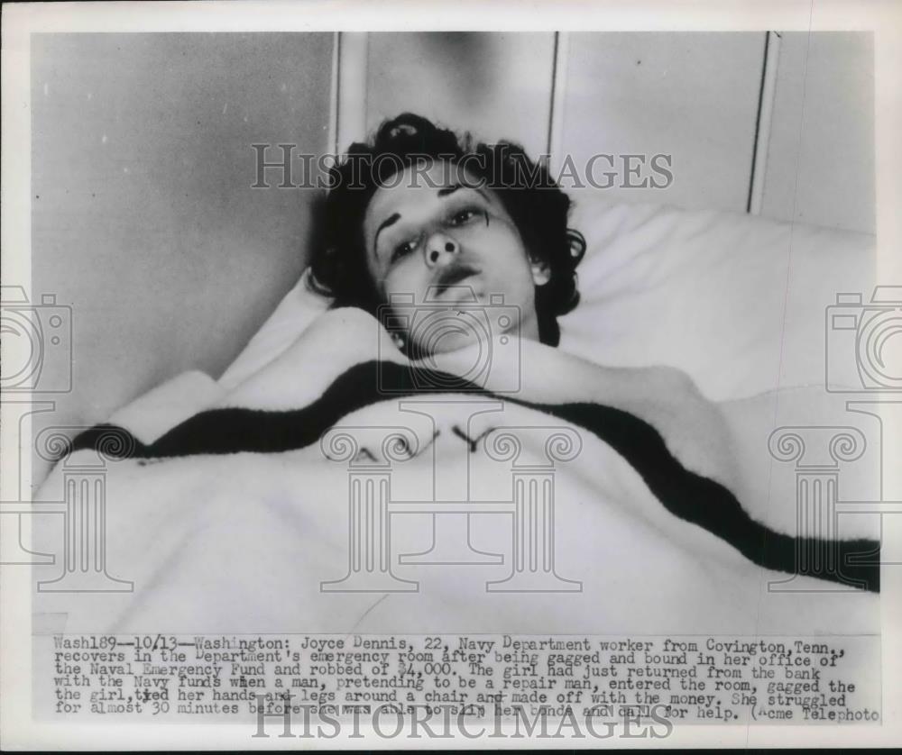 1948 Press Photo Joyce Dennis gagged and bound in her office of Naval emergency - Historic Images