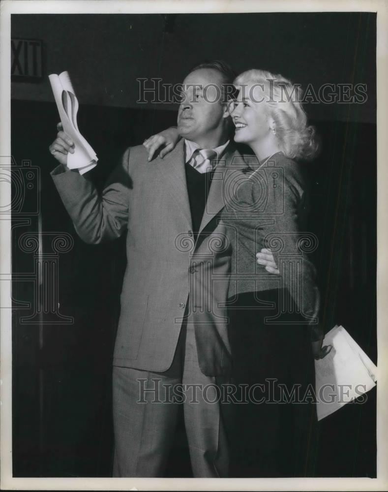 Press Photo Bob Hope and Marilyn Maxwell - Historic Images