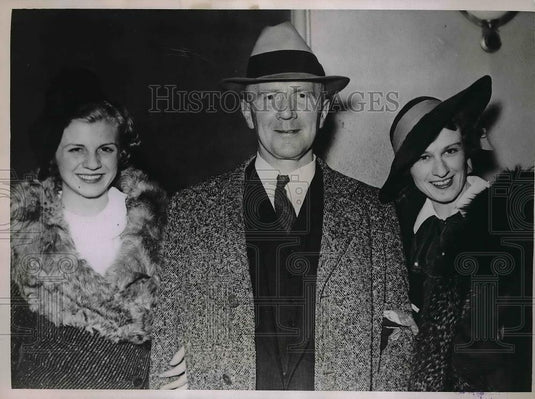 1936 Press Photo District Attorney Earl Wteengel, Wife & Daughter Lillie - Historic Images