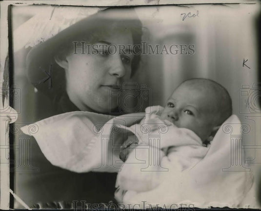 1932 Press Photo H. Dorothy Wilson Son Billie - Historic Images