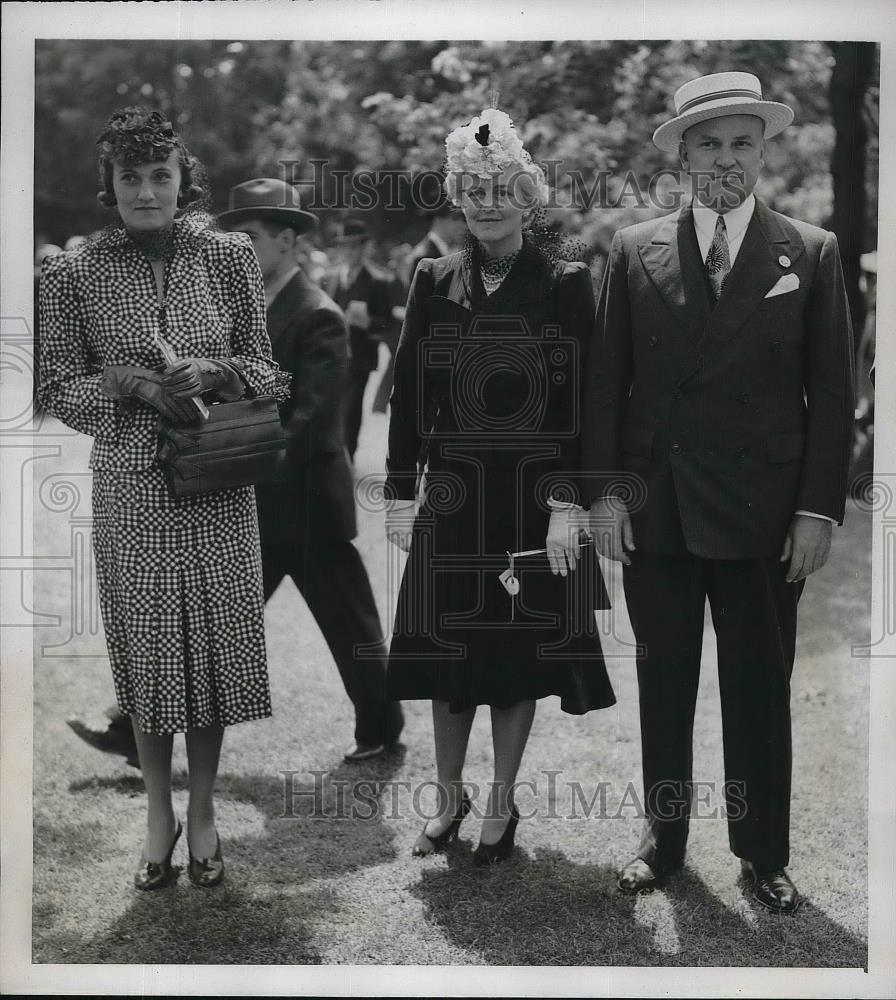 1939 Press Photo Mrs. James Lowell, Mrs. Frederic G. Clark &amp; Mr. Frederic G. - Historic Images