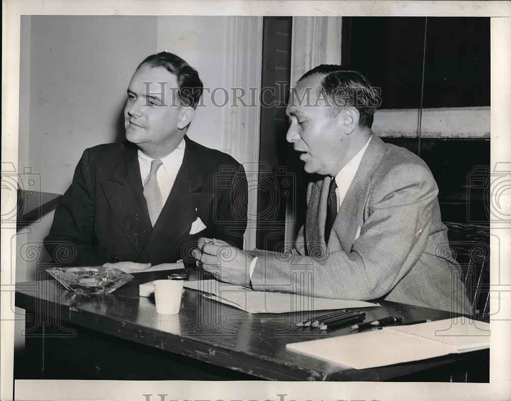 1945 Press Photo Meyer Halpern, John J. Donovan Assistant U.S. District Attorney - Historic Images