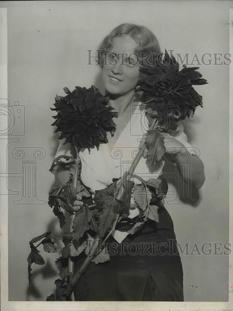 1931 Press Photo Grace Jones, at the 17th Annual Show of the American Dhali - Historic Images