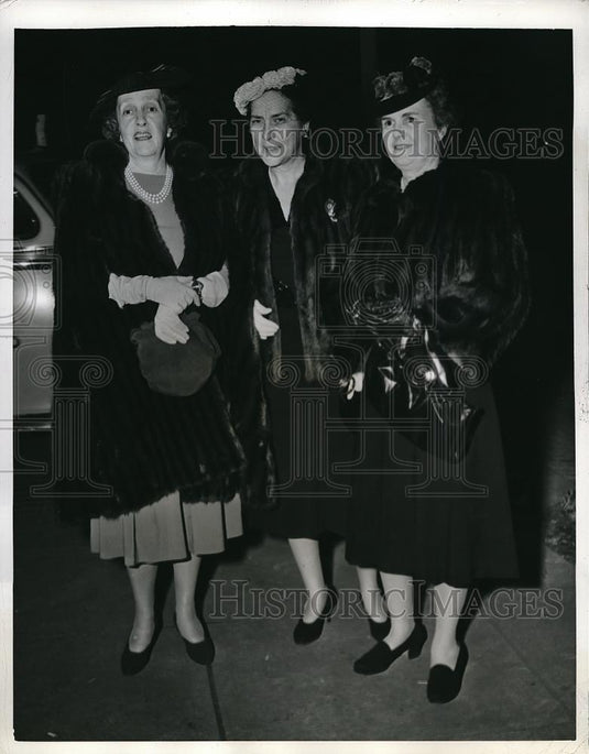1941 Press Photo Mrs Sumner Welles, Mrs Stanley Reed & Mrs henry Wallace in D.C. - Historic Images