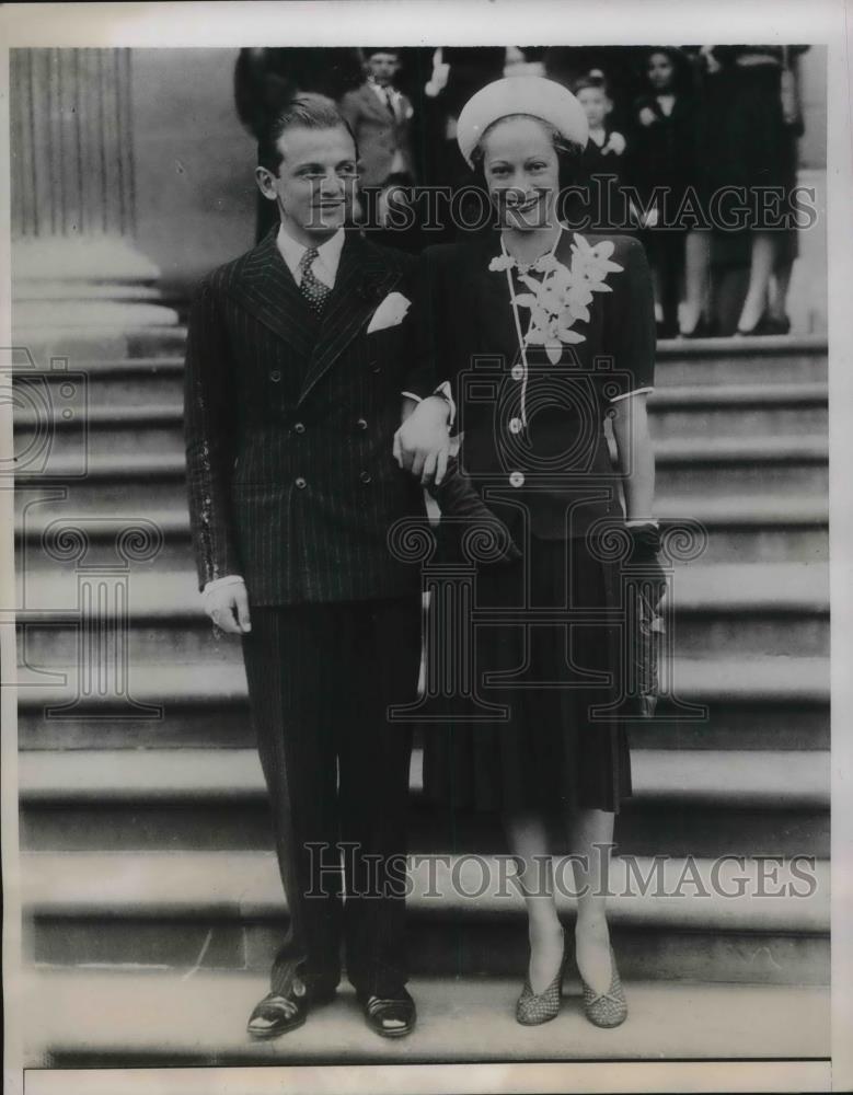 1939 Press Photo Sebastian De Nier &amp; bride former Mrs Eve Richardson in London - Historic Images