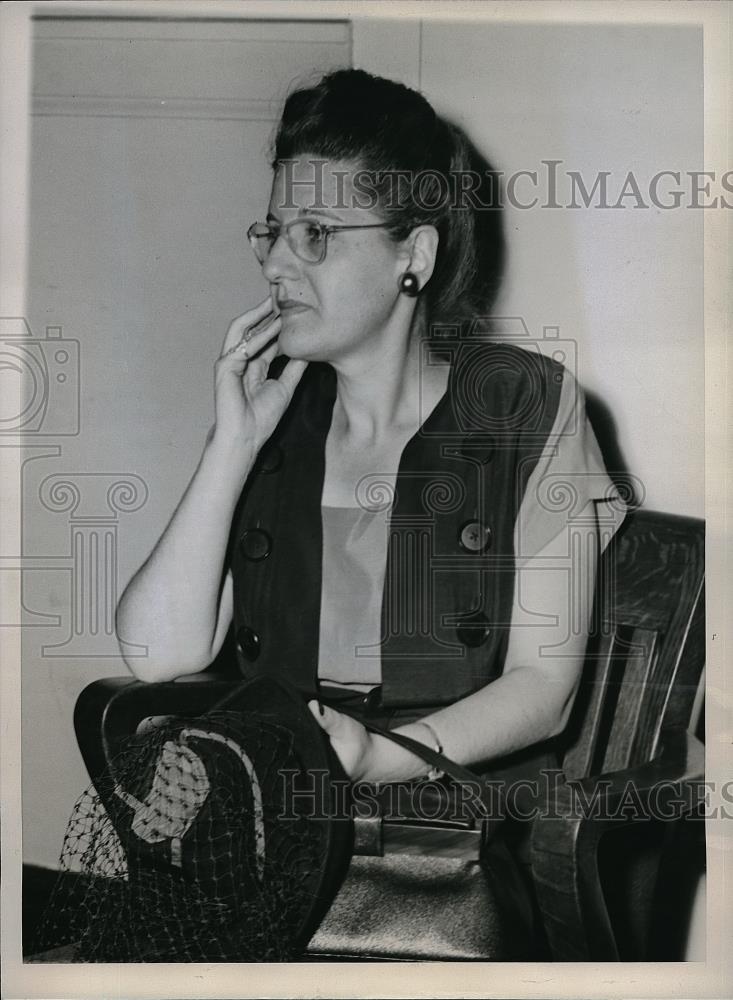 1945 Press Photo Annette Davis Called To Testify In Divorce Granted To Actress - Historic Images