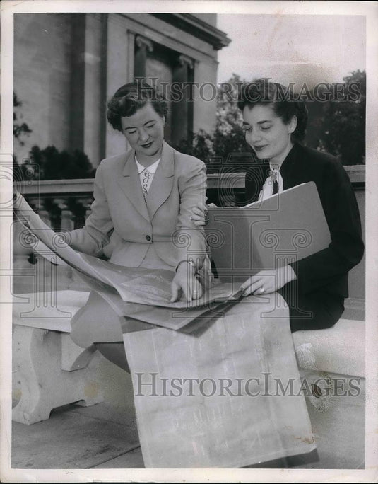 1955 Press Photo Mrs A. Mason Leigh & Mrs Rbt S. Stockton - Historic Images