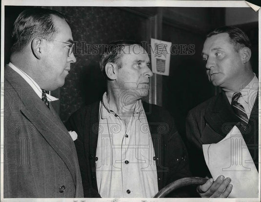 1943 Press Photo Richards, Mrs. Mary Gallian, Lawrence Sheehey - Historic Images