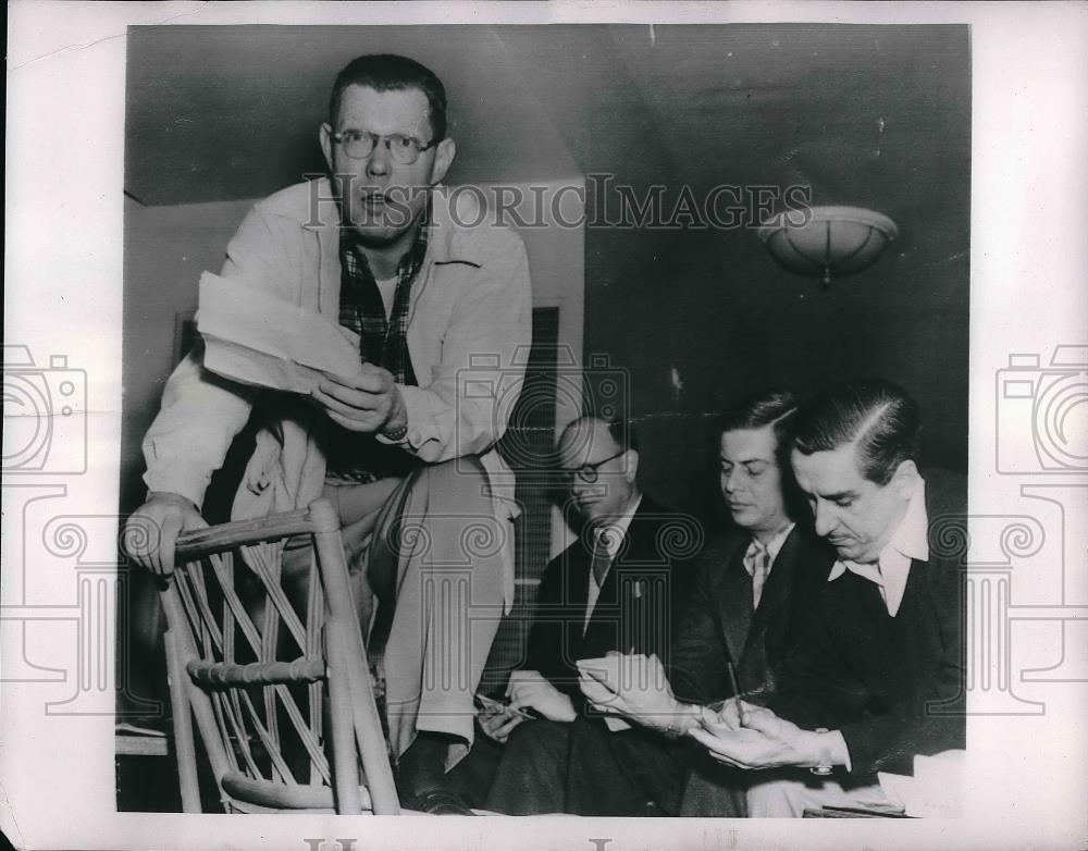 1953 Press Photo Presidential Press Secretary James Hagerty Reads Statement - Historic Images