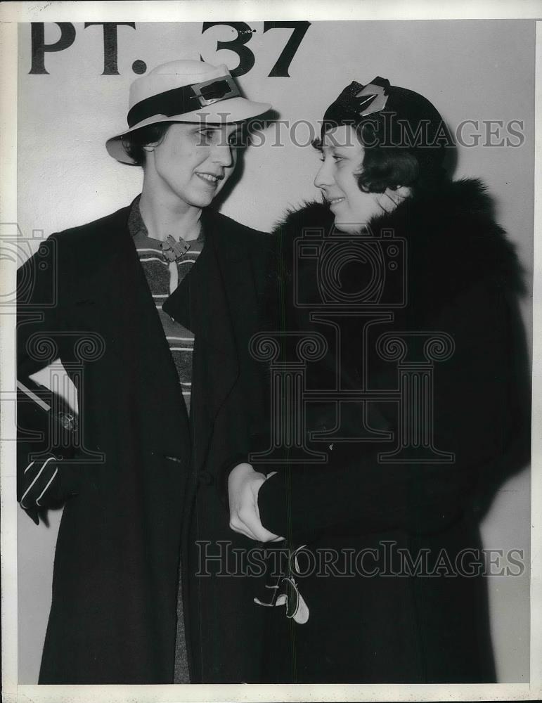 1935 Press Photo Suzette Tobey &amp; Mrs. Jane Emerson as they appeared in Court - Historic Images