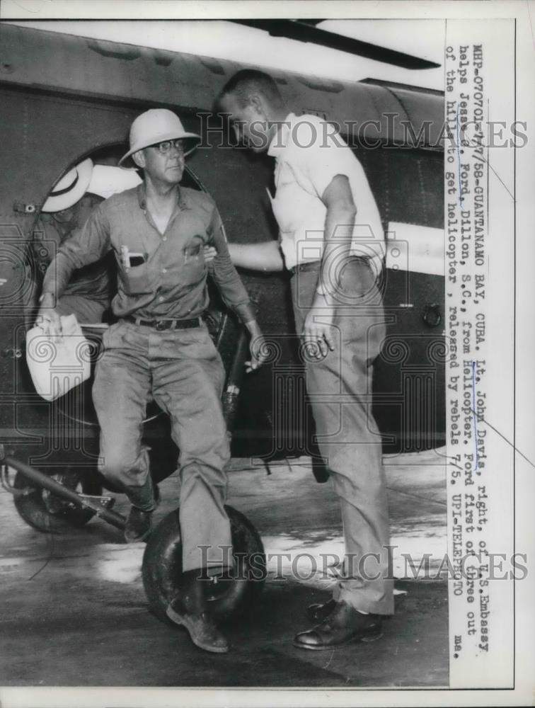 1958 Press Photo Lt. John Davis, Jesse G. Ford, at Guantanamo Bay, Cuba - Historic Images