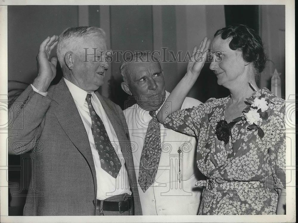 1937 Press Photo VP John N Garner swears in Sen.Dixie Graves, Ala. Gov Graves - Historic Images