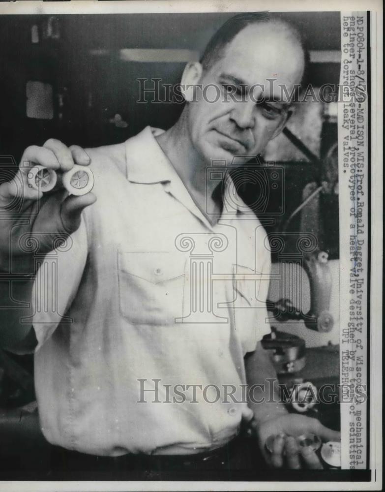 1956 Press Photo Professor Ronald Dagget University of Wisconsin - neb29461 - Historic Images