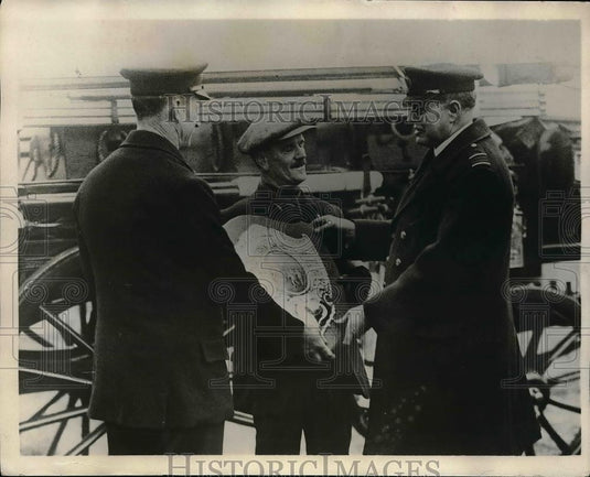1929 Press Photo Stannnard, H, Langley, Capt. Rashleigh, Board of Trade Shield - Historic Images