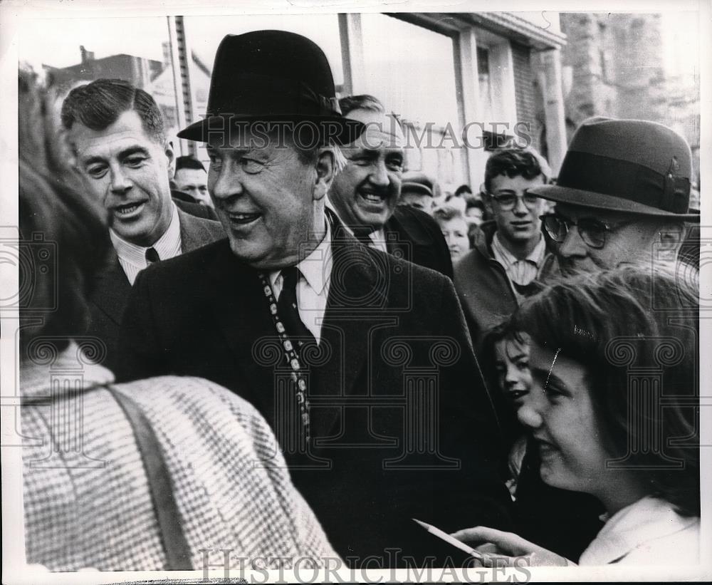 1965 Press Photo Lester Pearson of Canada in Dundas, Canada - Historic Images