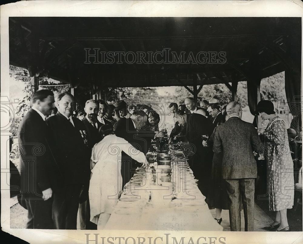 1931 Press Photo American Mayors having lunch at Honfleur Normandy. - Historic Images