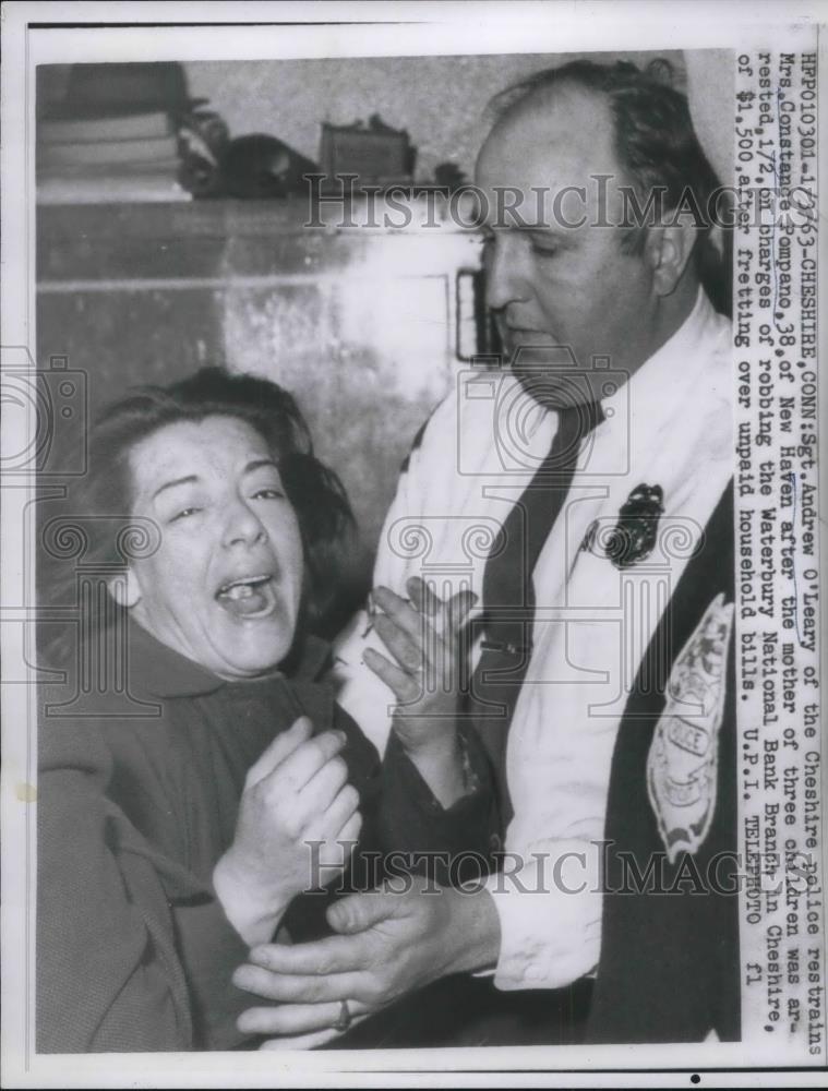 1963 Press Photo Sgt. Andrew O&#39;Leary and Mrs. Constance Pompano - Historic Images