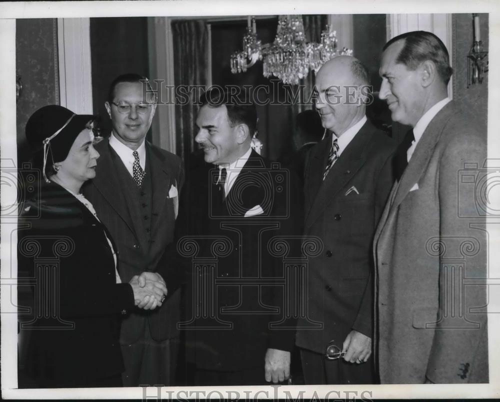 1946 Press Photo Gov.Thomas E.Dewey confers with GOP Congressman. - Historic Images