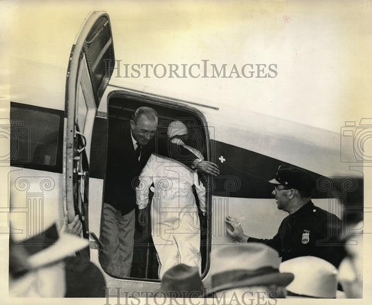 1935 Press Photo Captain Albert Henke Flew Non Stop Berlin to New York - Historic Images