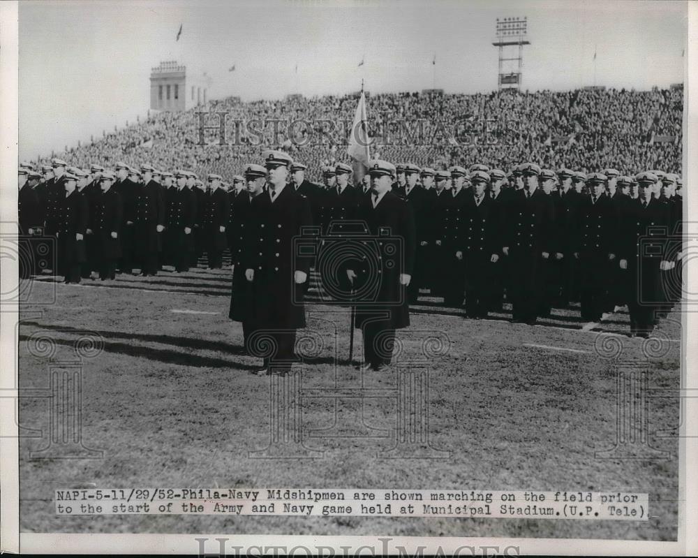 1952 Press Photo Midshipmen marching on field prior to Army-Navy game - Historic Images