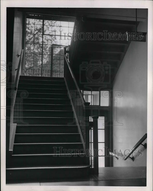 1951 Press Photo St Johns Hospital open stairway design - Historic Images