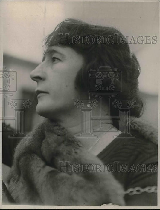 1925 Press Photo Baroness E.M Mulder after pulling the Bishop of Tokio's - Historic Images