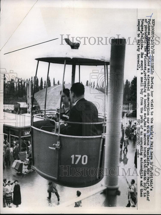 1958 Press Photo Princess Margaret at World's Fair in Observation Car - Historic Images