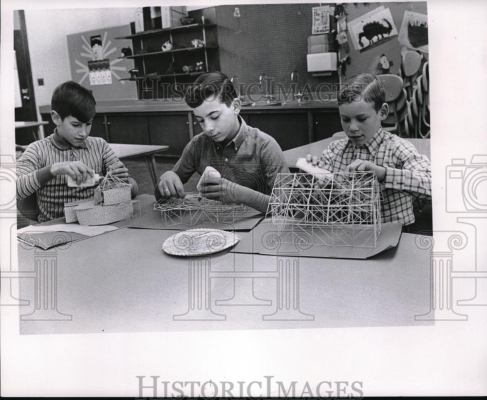 1967 Press Photo Construction with toothpicks Hilton E School Mark Sanders - Historic Images