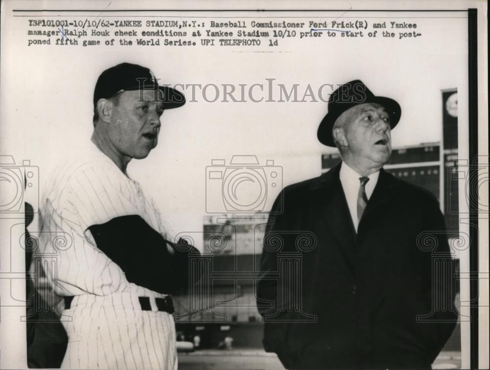 1962 Press Photo Baseball Commissioner Ford Frick and Yankee Manager Ralph Houk. - Historic Images