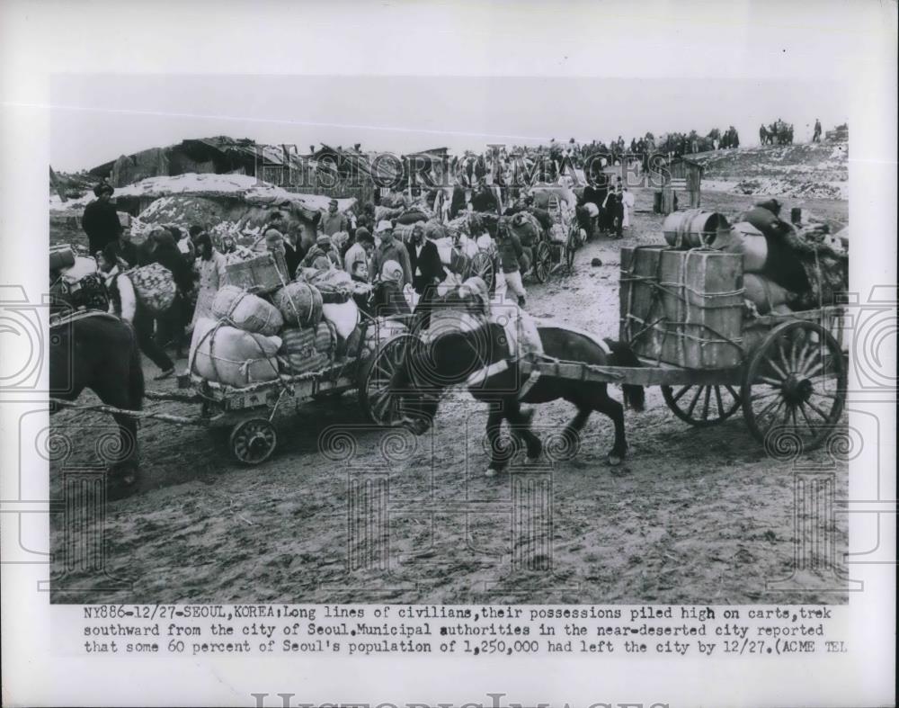 1950 Press Photo Civilians Travel South From Seoul With Belongings - Historic Images