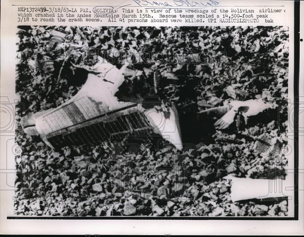 1963 Press Photo Wreckage of a Bolivian Airliner - Historic Images