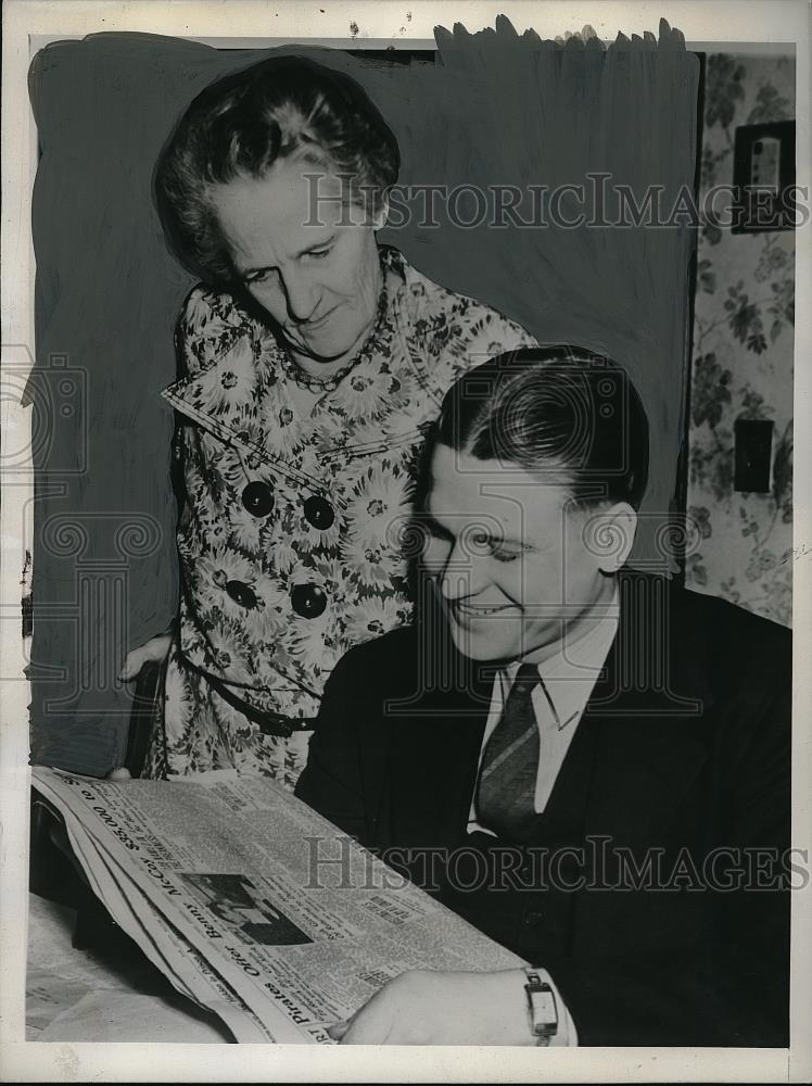 1940 Press Photo Benny McCoy Pittsburgh Pirates &amp; Mother Mrs Elmer McCoy - Historic Images