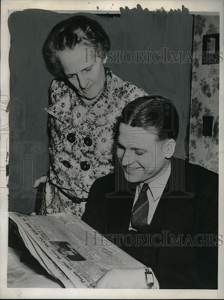 1940 Press Photo Benny McCoy Pittsburgh Pirates & Mother Mrs Elmer McCoy - Historic Images