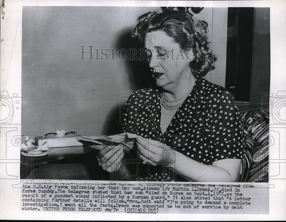 1955 Press Photo Mrs. Roma R. Judt received a telegram from the US Air Force - Historic Images