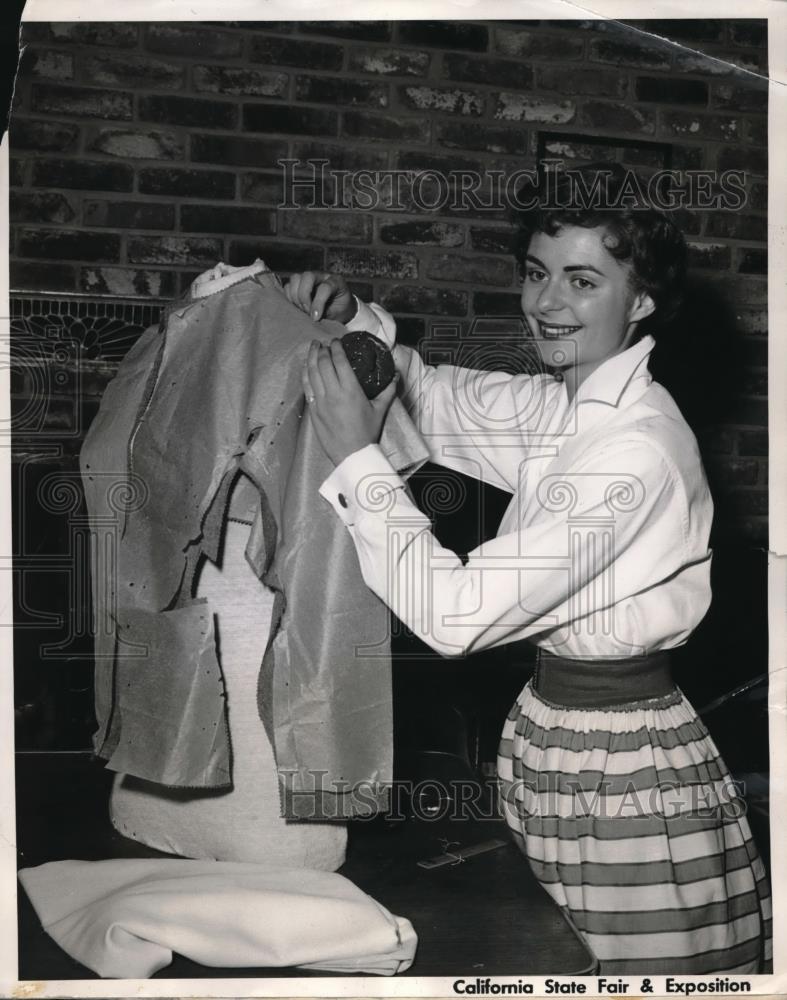 1955 Press Photo Krestine Dickinson at California State Fair and Exposition - Historic Images