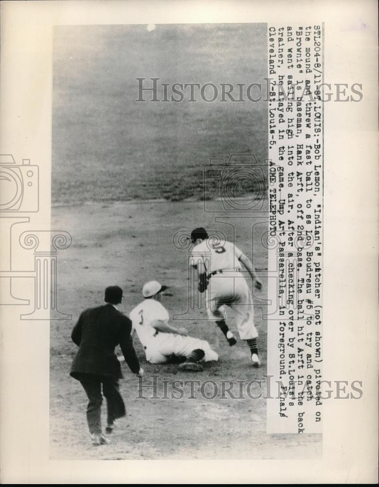 1948 Press Photo Indians Pitcher Bob Lemon Throws To Lou Boudreau To Catch - Historic Images