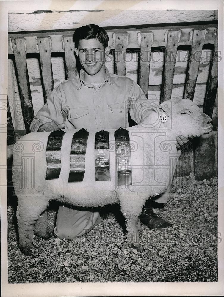 1943 Press Photo Kenneth Dish of Evansville Wis. won the Junior Feeding Contest. - Historic Images