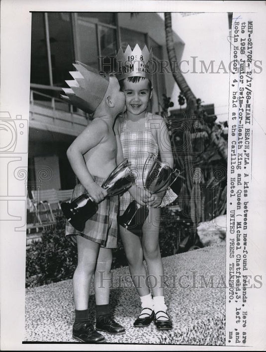 1958 Press Photo 1958 Junior Swim For Health King & Queen Share Kiss - Historic Images