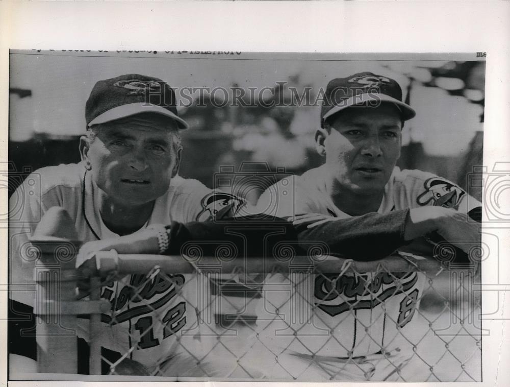 1959 Press Photo Roberto Avila Paul Richards Manager Baltimore Orioles Training - Historic Images