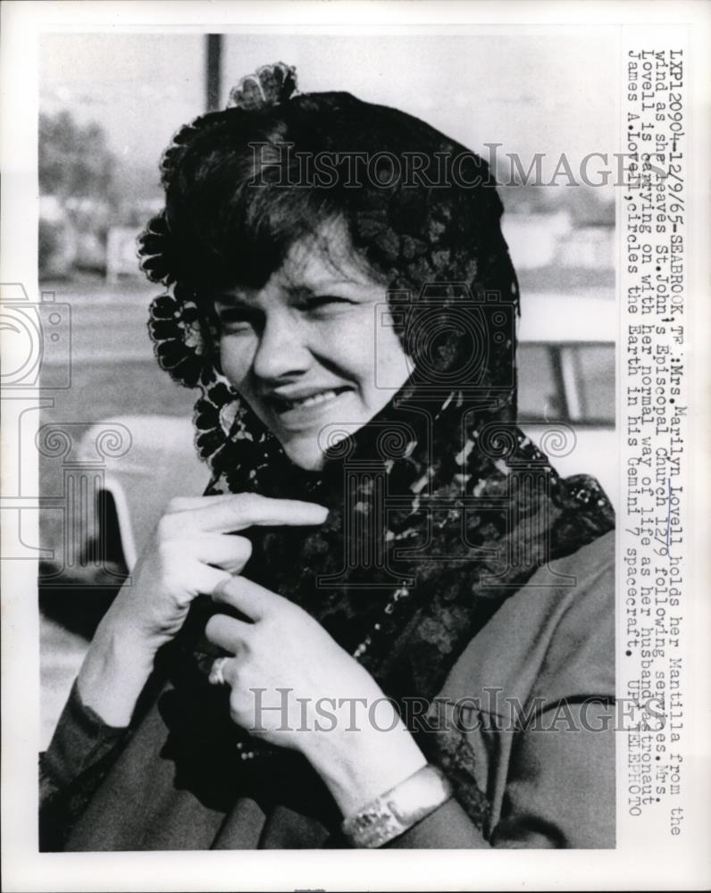 1965 Press Photo Mrs James A Lovell. astronaut&#39;s wife in Seabrook, Tx. - Historic Images