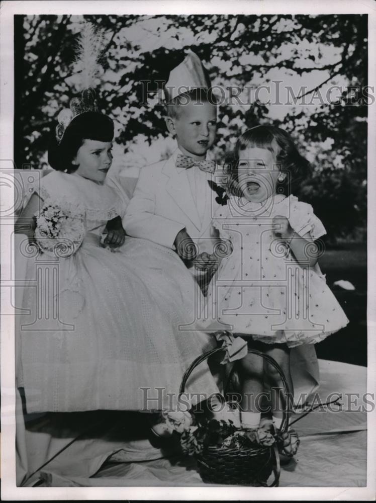 1954 Press Photo Connie Schulein, Child Beauty Queen, John W. Galbraith, K Kovin - Historic Images